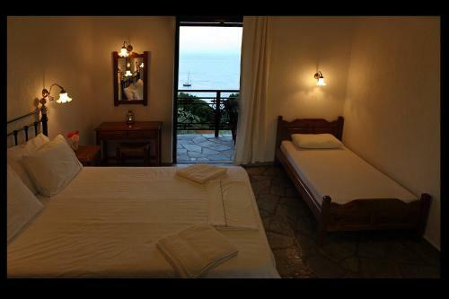 Hostal Mando Beachfront