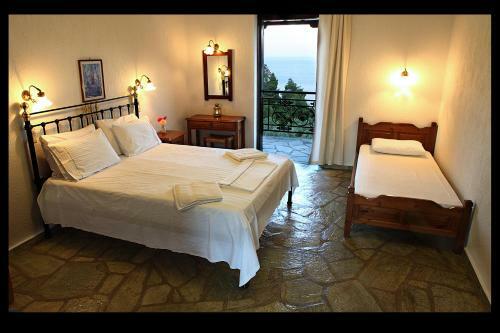 Hostal Mando Beachfront