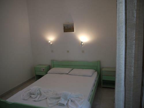 Hostal Crystal Apartments