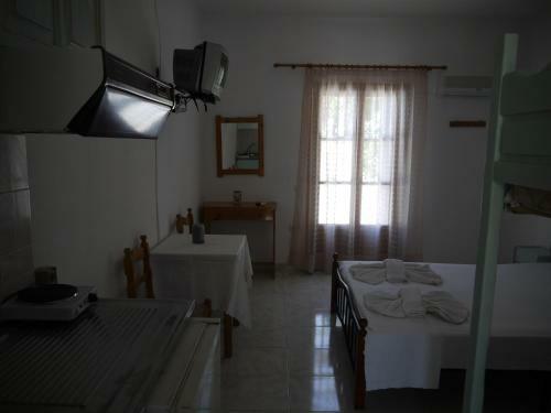 Hostal Crystal Apartments