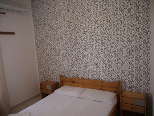 Hostal Crystal Apartments
