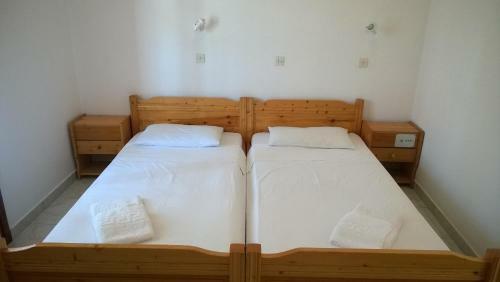 Hostal Crystal Apartments