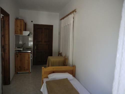 Hostal Crystal Apartments