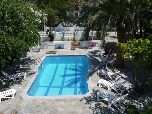 Hostal Crystal Apartments