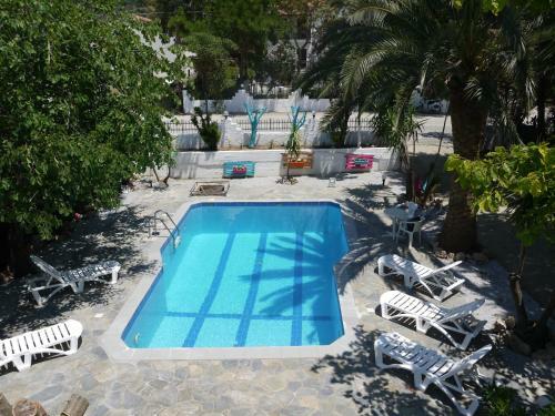 Hostal Crystal Apartments