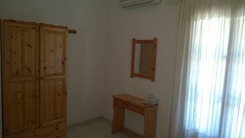 Hostal Crystal Apartments