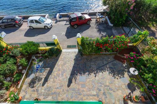 Iris Apartments
