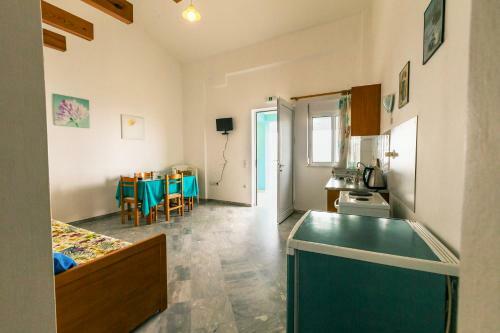 Iris Apartments