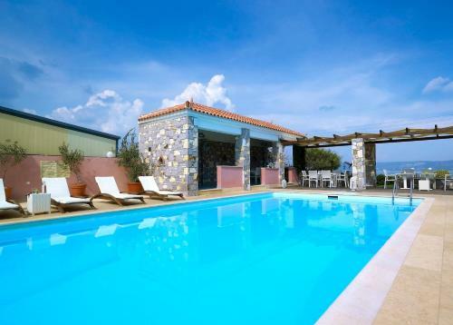 Aeolis Apartments & Studios