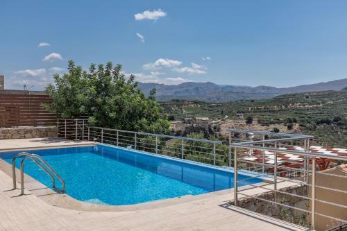 Tsikalaria Villa Sleeps 4