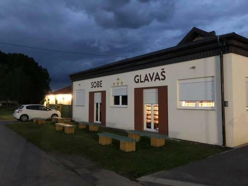 Bed & Breakfast Sobe Glava?