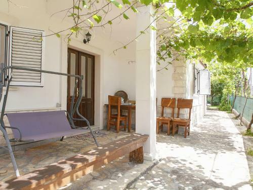 Quaint Apartment In Gata With Lovely Garden