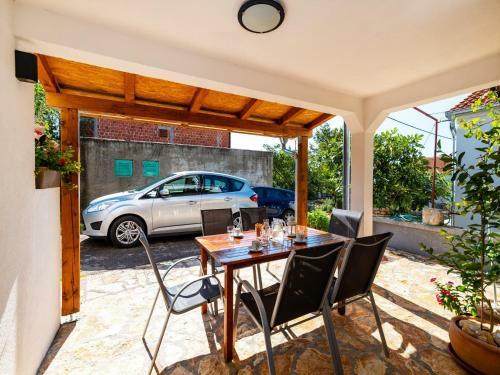 Apartment In Jasenice 35362