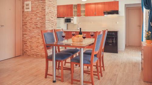 Apartamentos Vila More