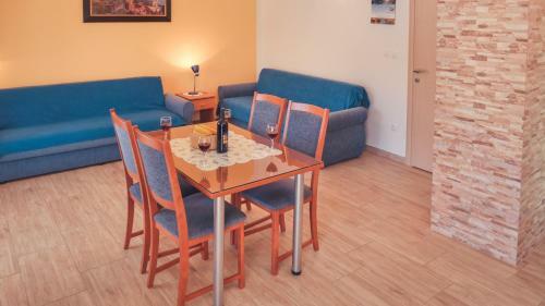 Apartamentos Vila More