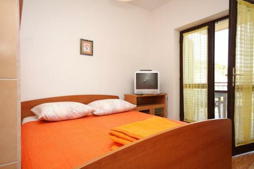 Apartments With A Parking Space Krvavica, Makarska - 6749