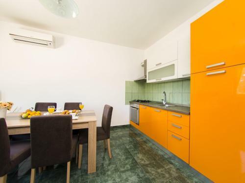 Charming Holiday Home In Murvica With Pool
