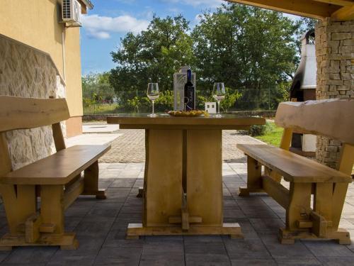 Charming Holiday Home In Murvica With Pool