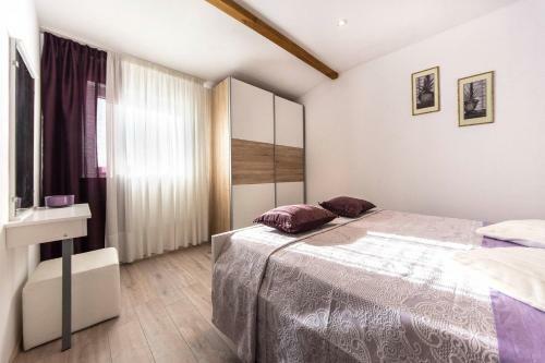 Holiday Home Prenc (Pzn212)