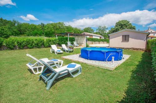 Holiday Home Prenc (Pzn212)