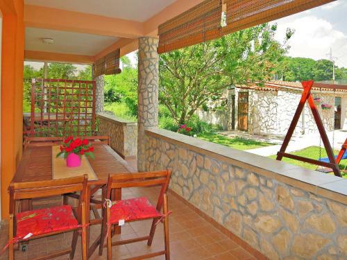Holiday Home Edo (Lbn325)