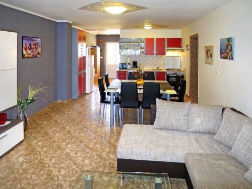 Holiday Home Edo (Lbn325)