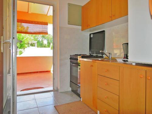 Holiday Home Edo (Lbn325)