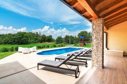 Holiday Home Jadran (Lbn310)