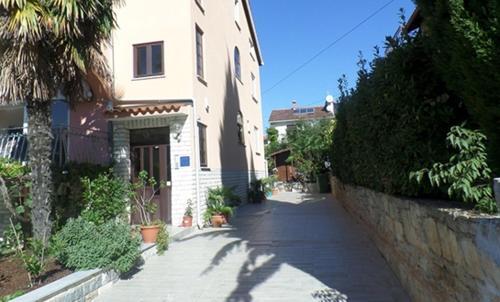 Studio Apartment In Novigrad With Terrace, Air Condition, Wifi (4648-1)