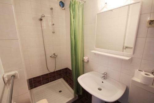 Hostal Oriella Aparmtents