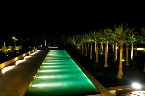 Two Rooms Hotel