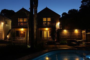 Boathouse Resort Motel