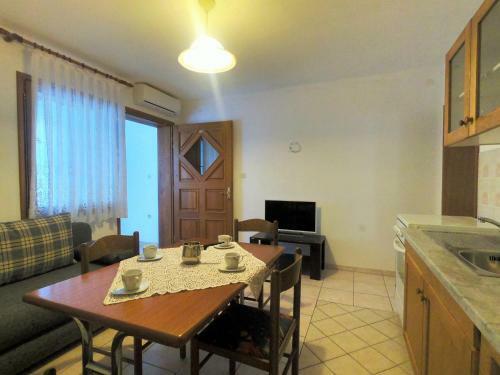 Golden Center Apartments