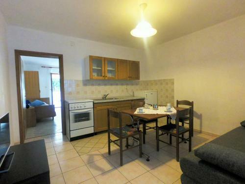 Golden Center Apartments