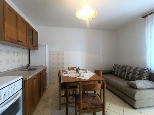 Golden Center Apartments
