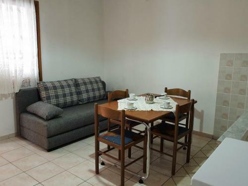 Golden Center Apartments