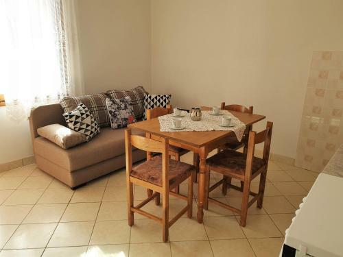 Golden Center Apartments