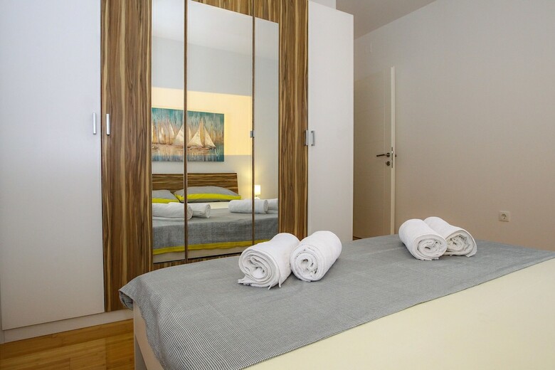 Summer Breeze Apartments