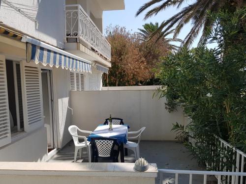 Apartment Lost In Sea In Area 1