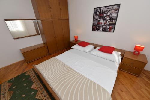 Apartments Roza
