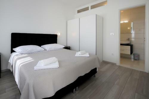 Apartments Lola