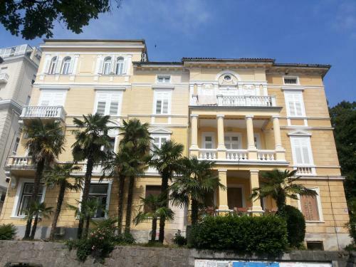 Apartments Bernard 50m From The Sea