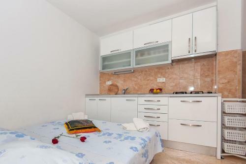Apartments With A Parking Space Omis - 14422