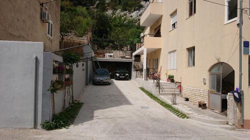 Apartments With A Parking Space Omis - 15330