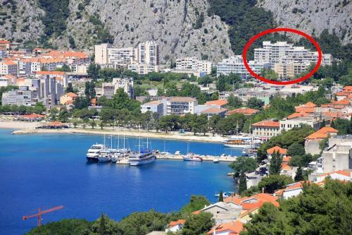 Apartments With A Parking Space Omis - 14290
