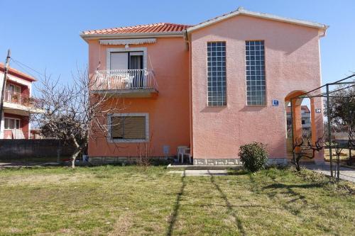 Apartments With A Parking Space Nin, Zadar - 14733