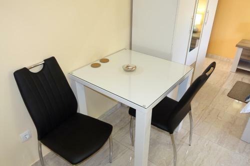 Hostal Apartments Leon Nin