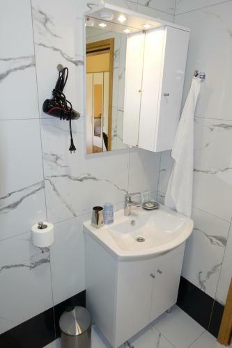 Hostal Apartments Leon Nin