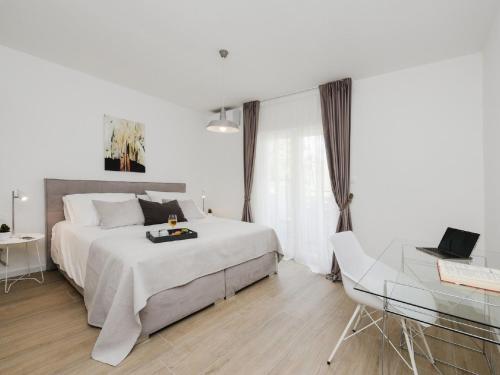 Modern Villa In Nin With Terrace