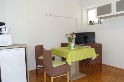 Hostal Apartments And Rooms With Parking Space Nin, Zadar - 5805